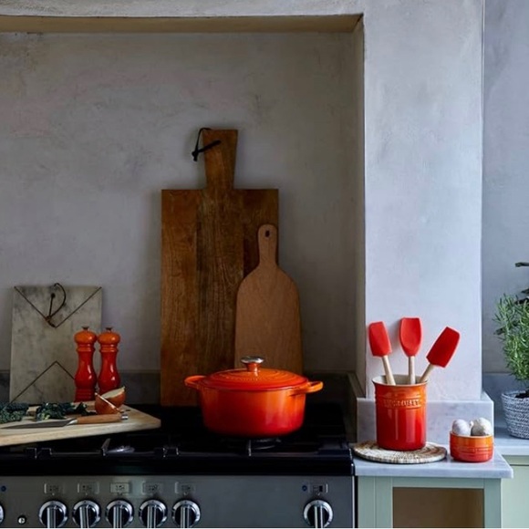 Le Creuset Stoneware Small Utensil Jar, 1.1 L-Volcanic, red Flame New Orange Red - Picture 5 of 10
